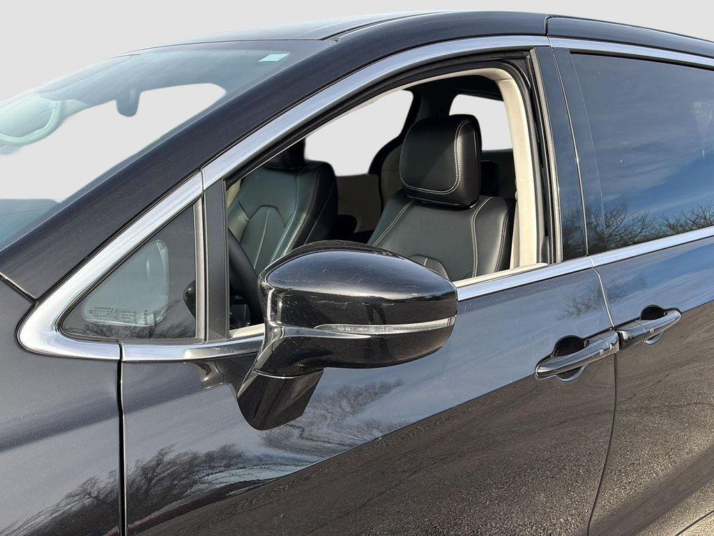 used 2024 Chrysler Pacifica car, priced at $29,500