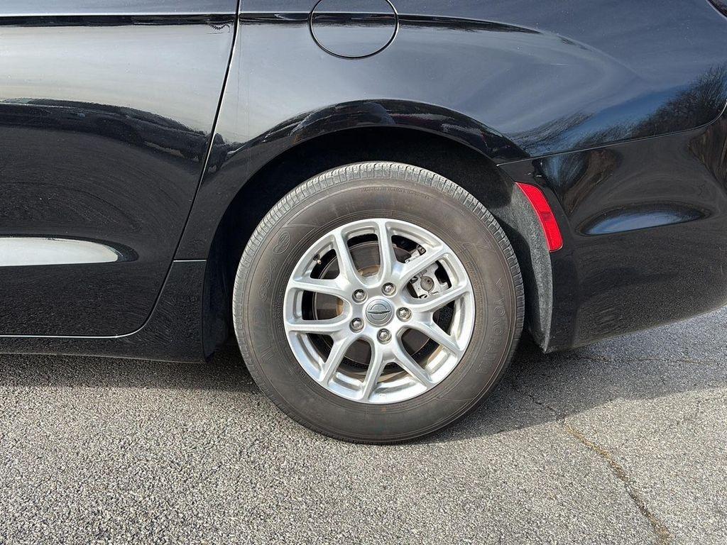 used 2024 Chrysler Pacifica car, priced at $29,500