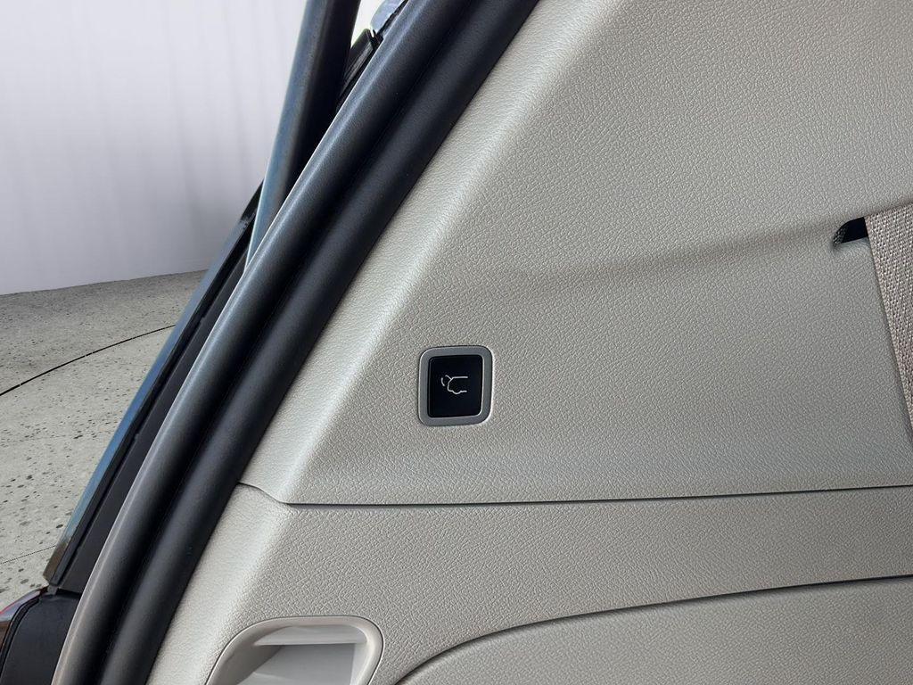 used 2024 Chrysler Pacifica car, priced at $29,500