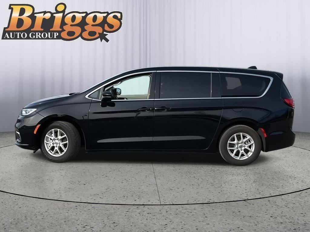 used 2024 Chrysler Pacifica car, priced at $29,500