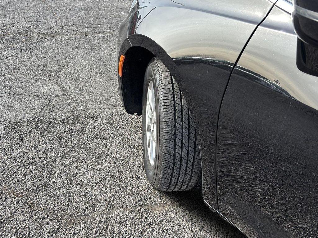 used 2024 Chrysler Pacifica car, priced at $29,500