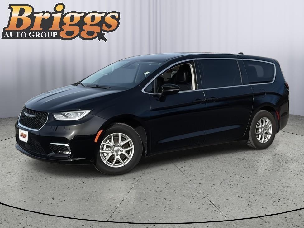 used 2024 Chrysler Pacifica car, priced at $29,500