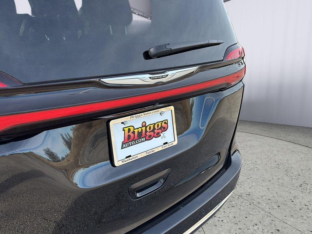 used 2024 Chrysler Pacifica car, priced at $29,500