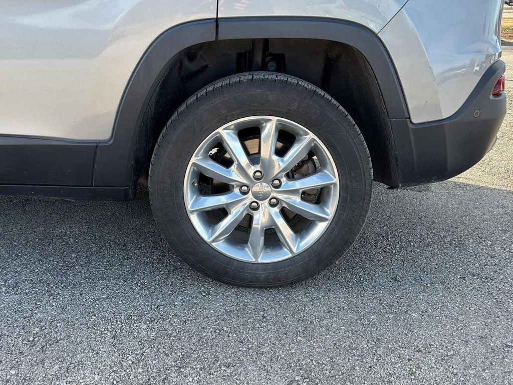 used 2014 Jeep Cherokee car, priced at $9,995