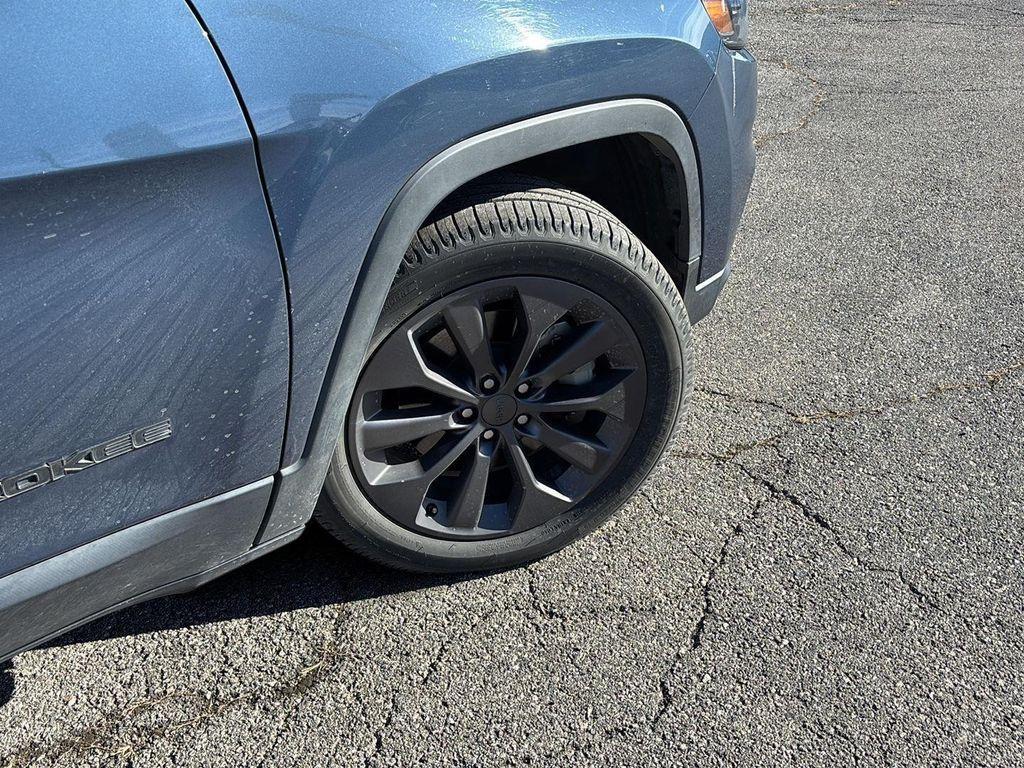 used 2021 Jeep Cherokee car, priced at $17,900