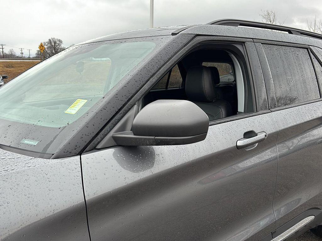 used 2022 Ford Explorer car, priced at $28,899