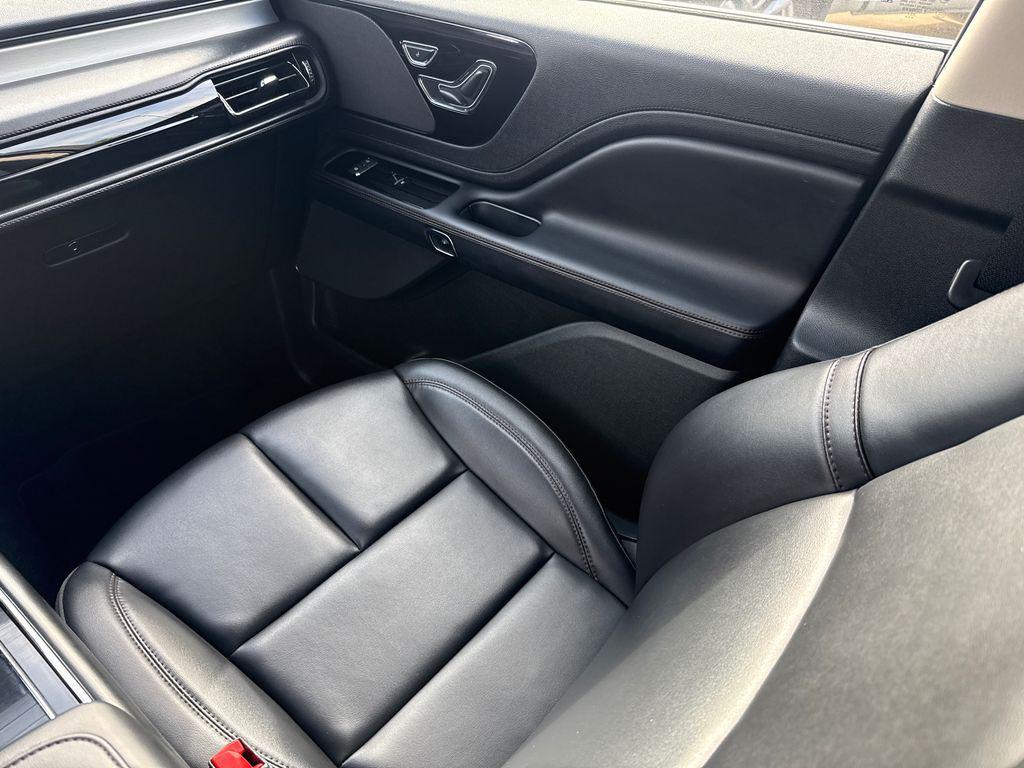 used 2023 Lincoln Aviator car, priced at $34,999