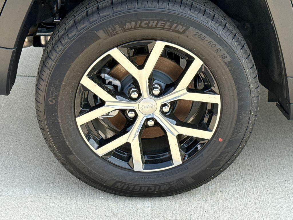 new 2025 Jeep Grand Cherokee car, priced at $34,608