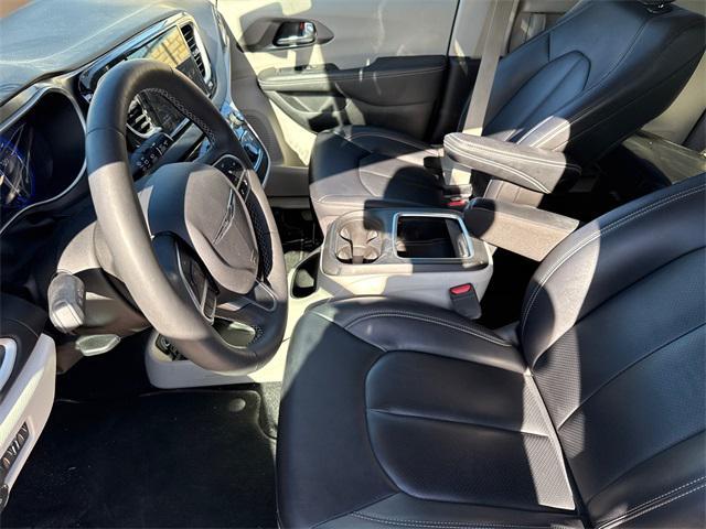 used 2024 Chrysler Pacifica car, priced at $27,456