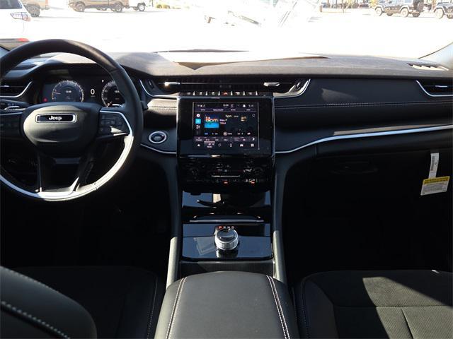 new 2025 Jeep Grand Cherokee car, priced at $33,646