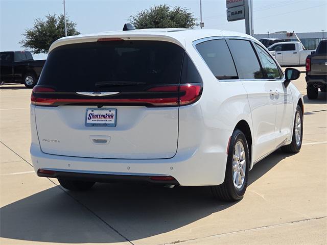 new 2026 Chrysler Pacifica car, priced at $32,917