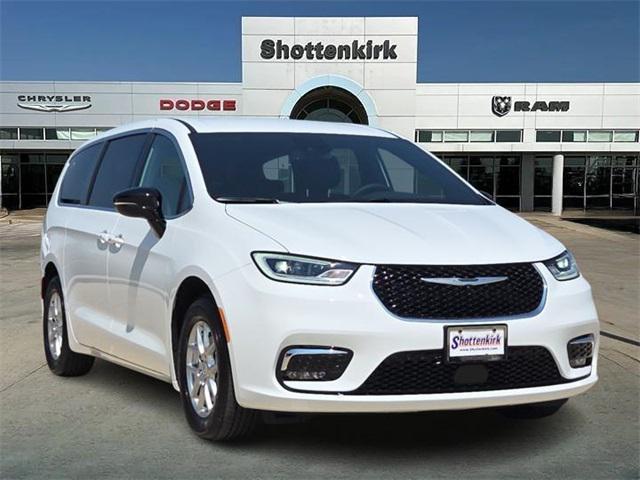 new 2026 Chrysler Pacifica car, priced at $32,917