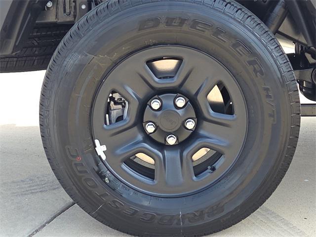 new 2025 Jeep Gladiator car, priced at $34,437