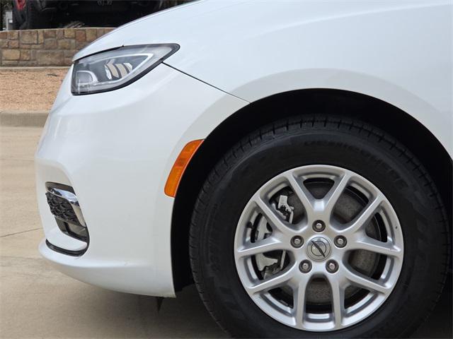 used 2022 Chrysler Pacifica car, priced at $22,372