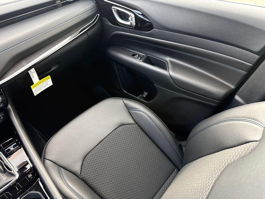 new 2026 Jeep Compass car, priced at $31,800