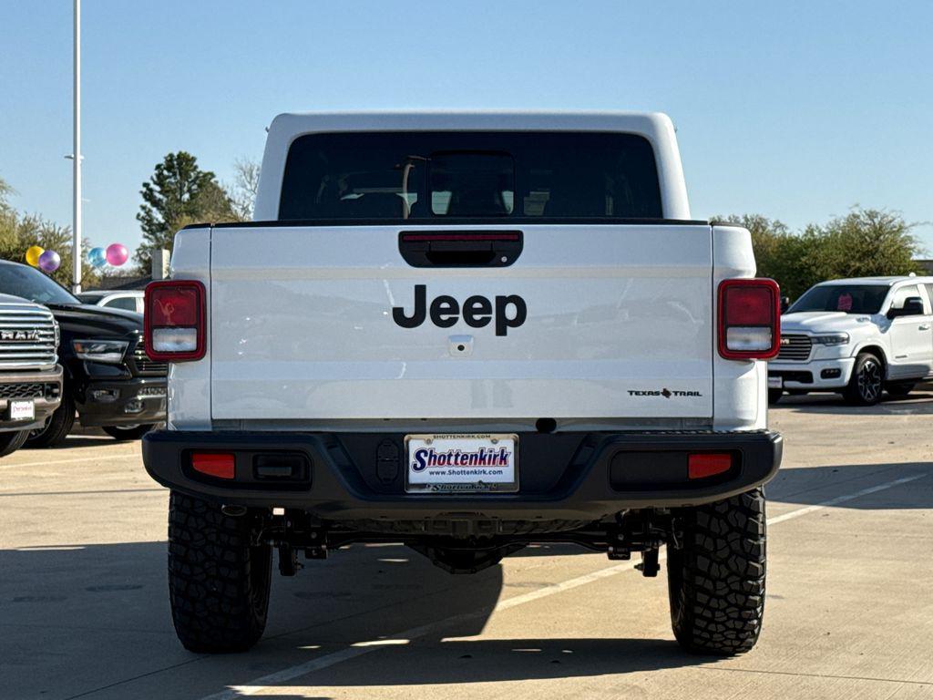 new 2026 Jeep Gladiator car, priced at $48,065