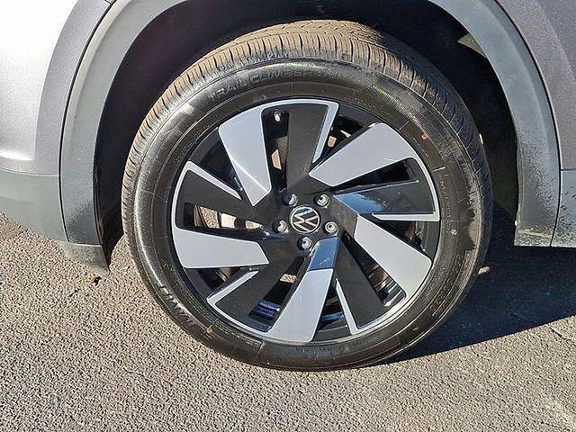 used 2024 Volkswagen Atlas Cross Sport car, priced at $25,988