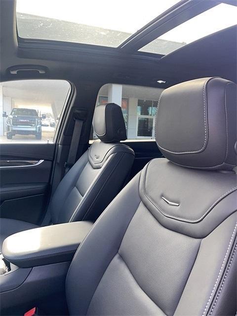 used 2025 Cadillac XT6 car, priced at $55,988