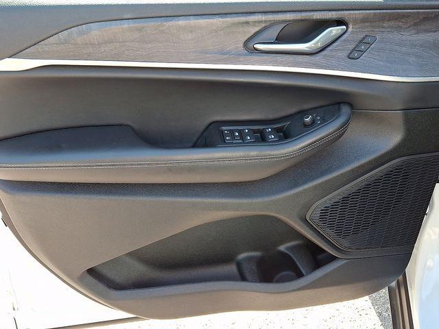 used 2025 Jeep Grand Cherokee car, priced at $37,987