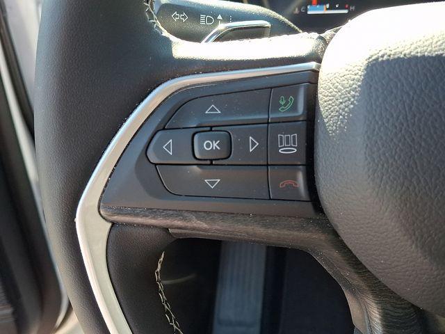 used 2025 Jeep Grand Cherokee car, priced at $37,987