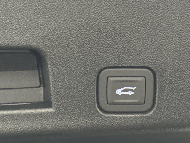 new 2026 Chevrolet Traverse car, priced at $59,570