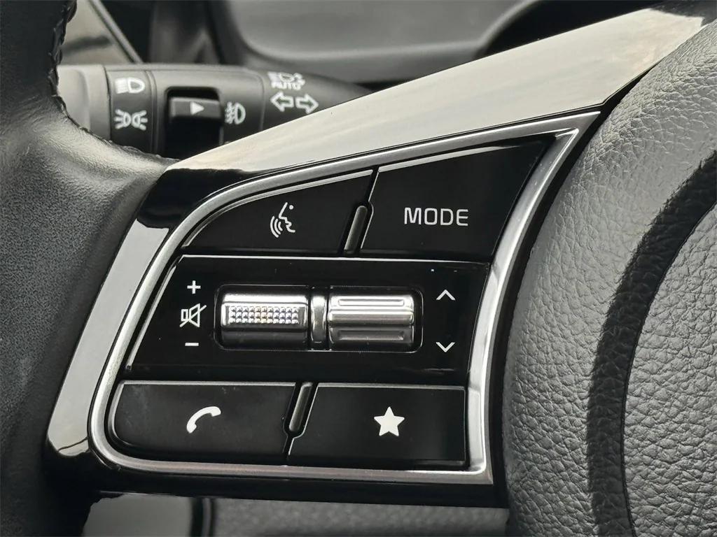 used 2025 Kia Seltos car, priced at $19,991