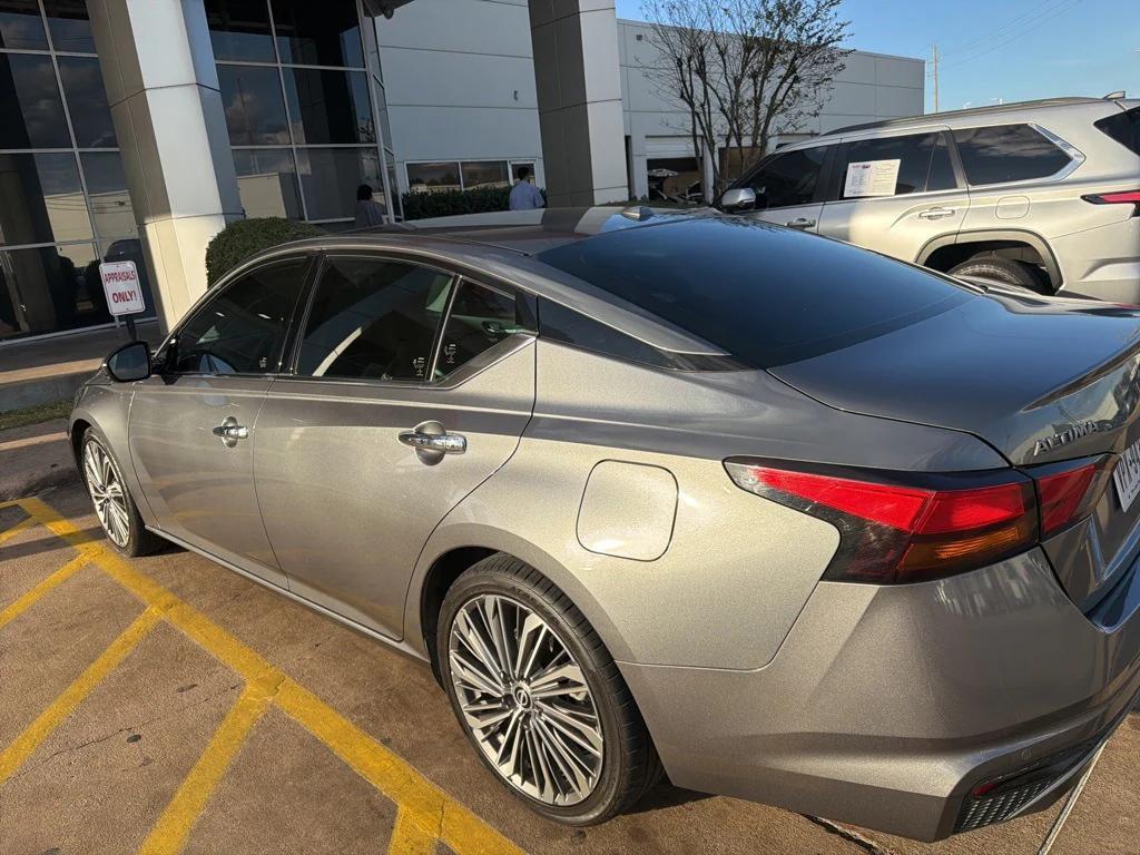 used 2023 Nissan Altima car, priced at $19,491
