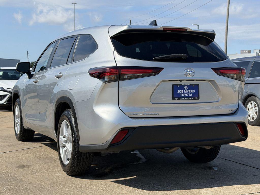 used 2024 Toyota Highlander car, priced at $31,899