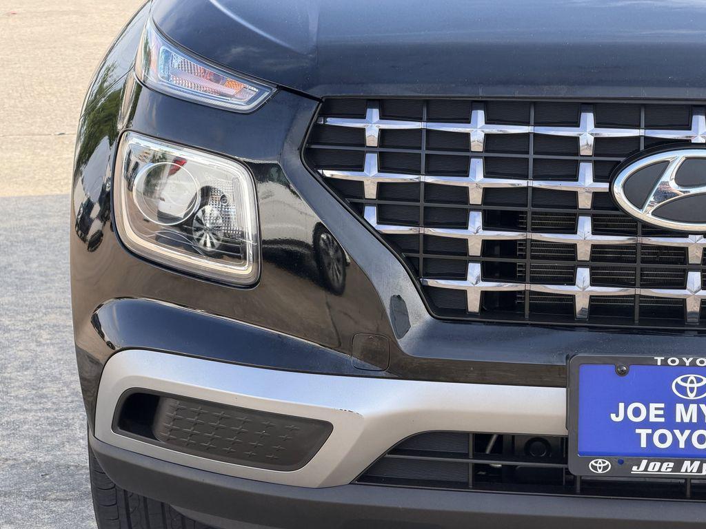 used 2025 Hyundai Venue car, priced at $18,891