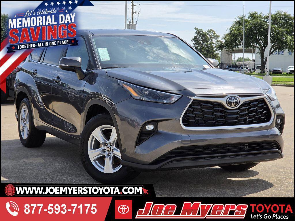 used 2025 Toyota Highlander car, priced at $36,791