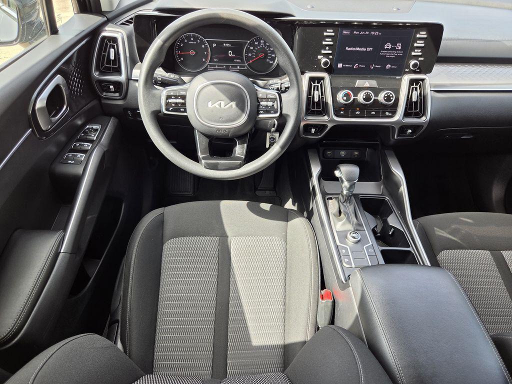 used 2023 Kia Sorento car, priced at $22,916