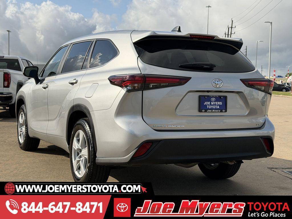 used 2025 Toyota Highlander car, priced at $36,480