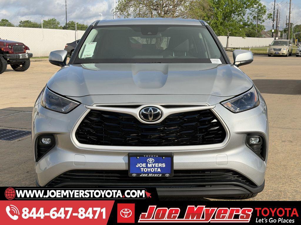 used 2025 Toyota Highlander car, priced at $36,480