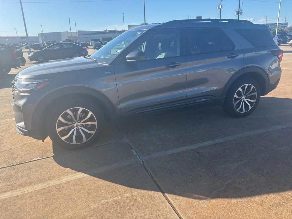 used 2025 Ford Explorer car, priced at $35,991