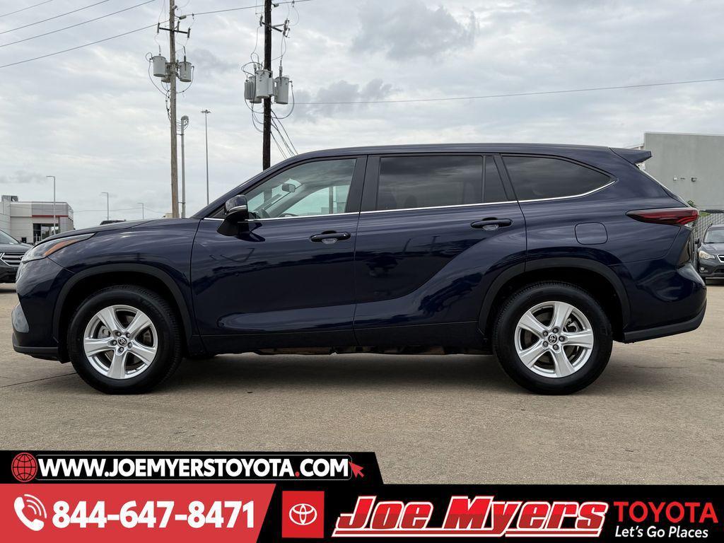 used 2025 Toyota Highlander car, priced at $36,591