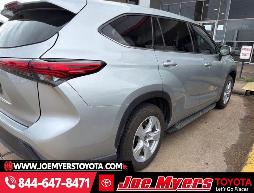 used 2022 Toyota Highlander car, priced at $26,891