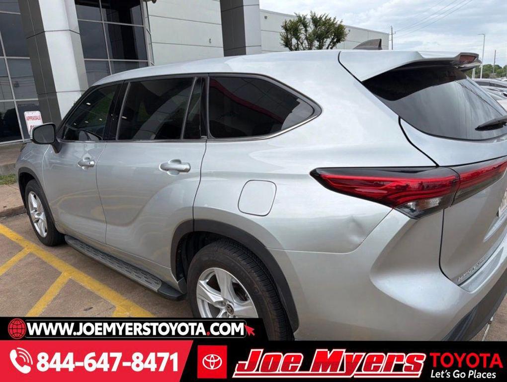 used 2022 Toyota Highlander car, priced at $26,891
