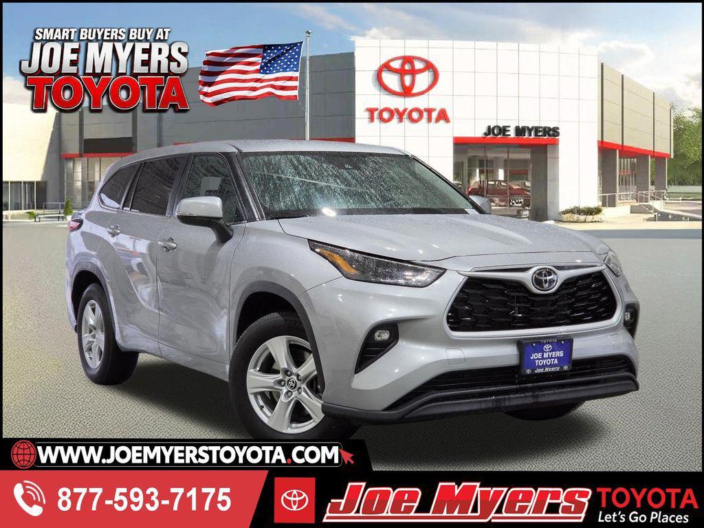 used 2025 Toyota Highlander car, priced at $36,691