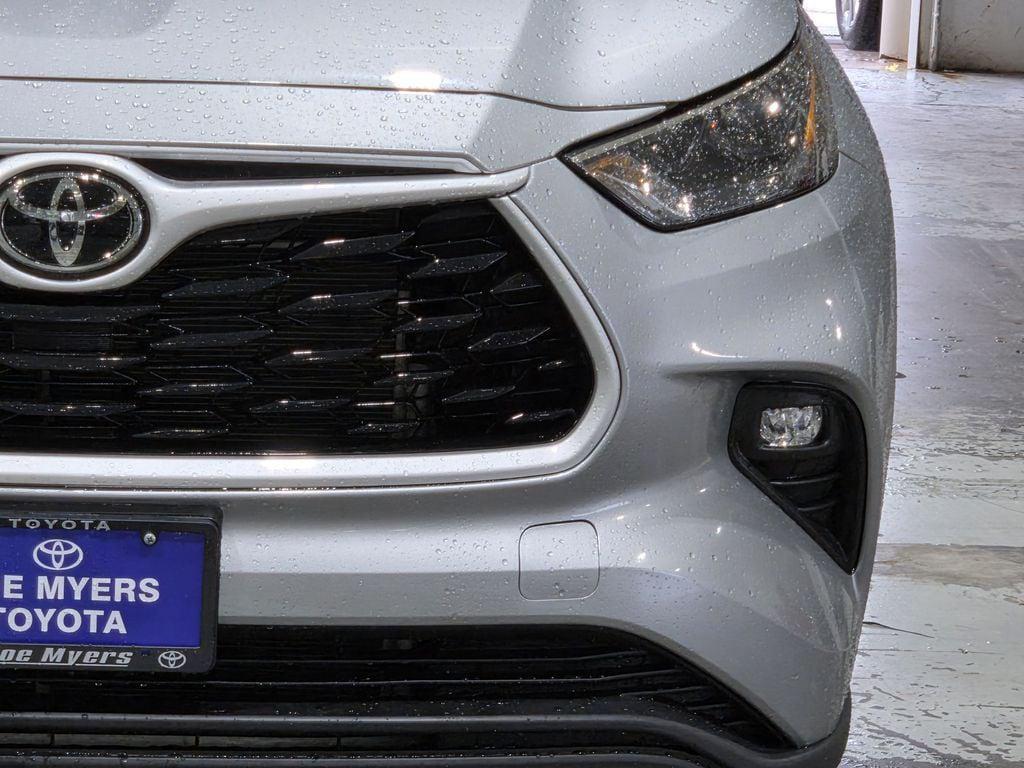 used 2025 Toyota Highlander car, priced at $36,691