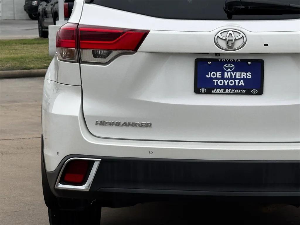 used 2017 Toyota Highlander car, priced at $16,991