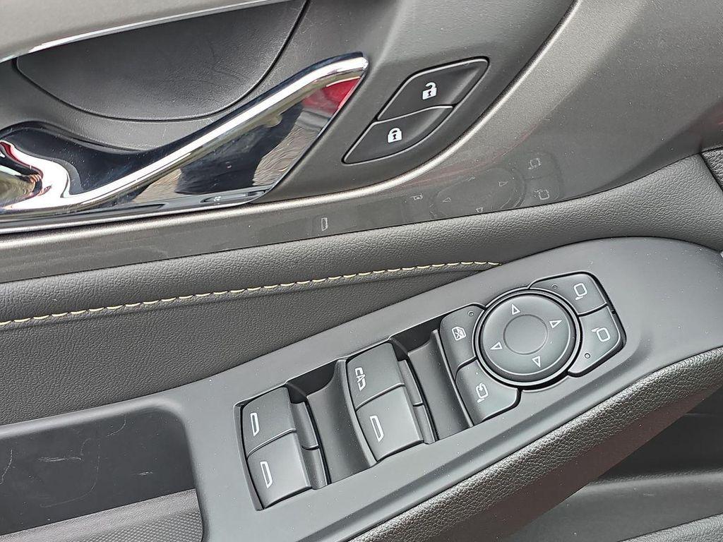 used 2023 Chevrolet Traverse car, priced at $32,995