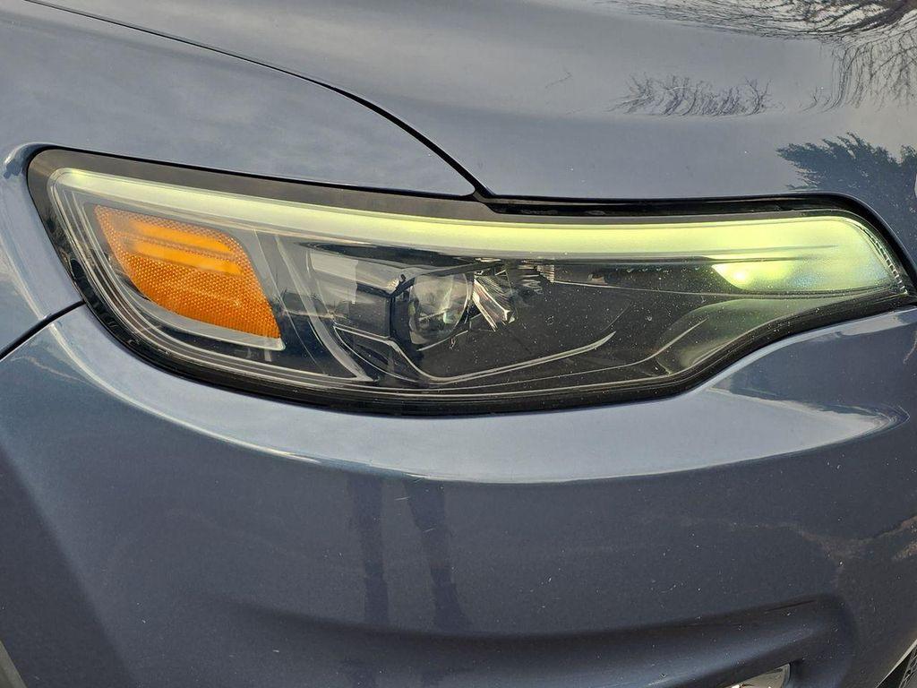 used 2019 Jeep Cherokee car, priced at $12,995