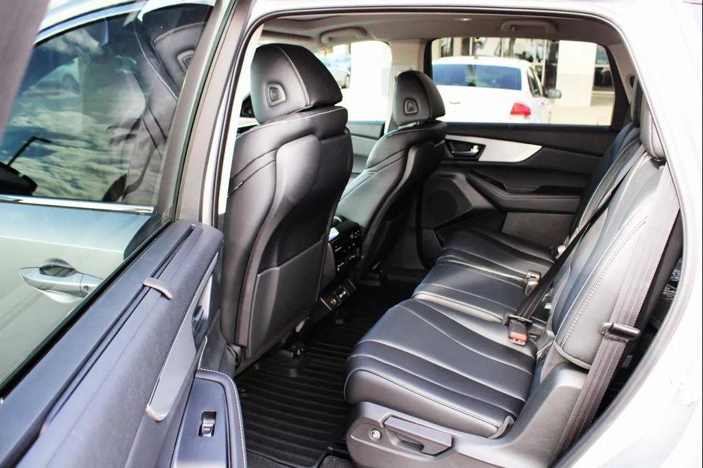 used 2024 Acura MDX car, priced at $46,328