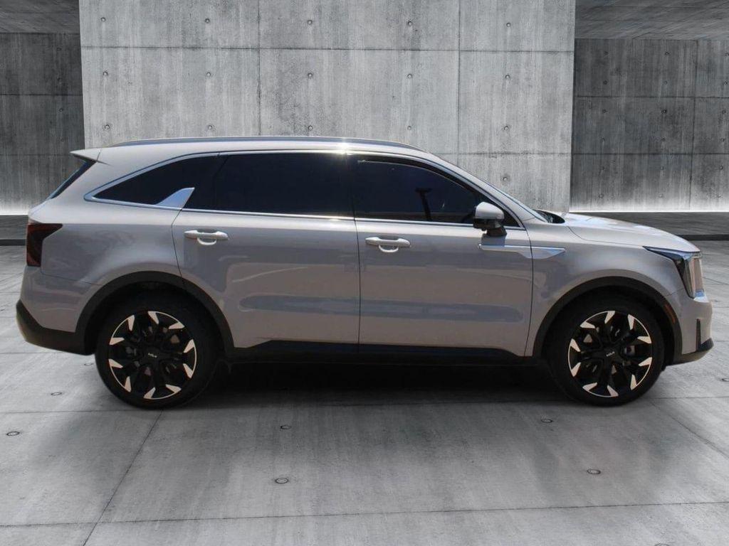 used 2024 Kia Sorento car, priced at $30,087