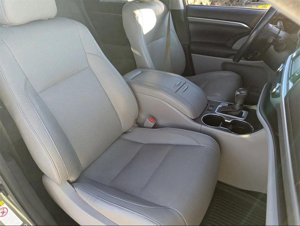 used 2017 Toyota Highlander car, priced at $23,794