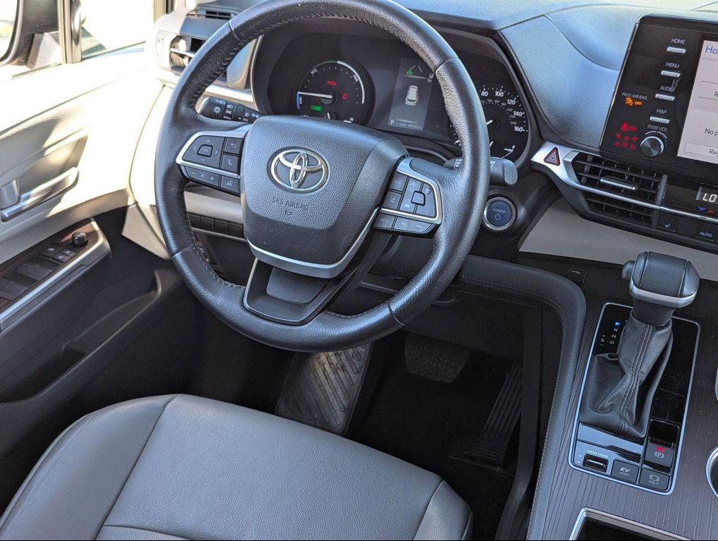 used 2024 Toyota Sienna car, priced at $39,488