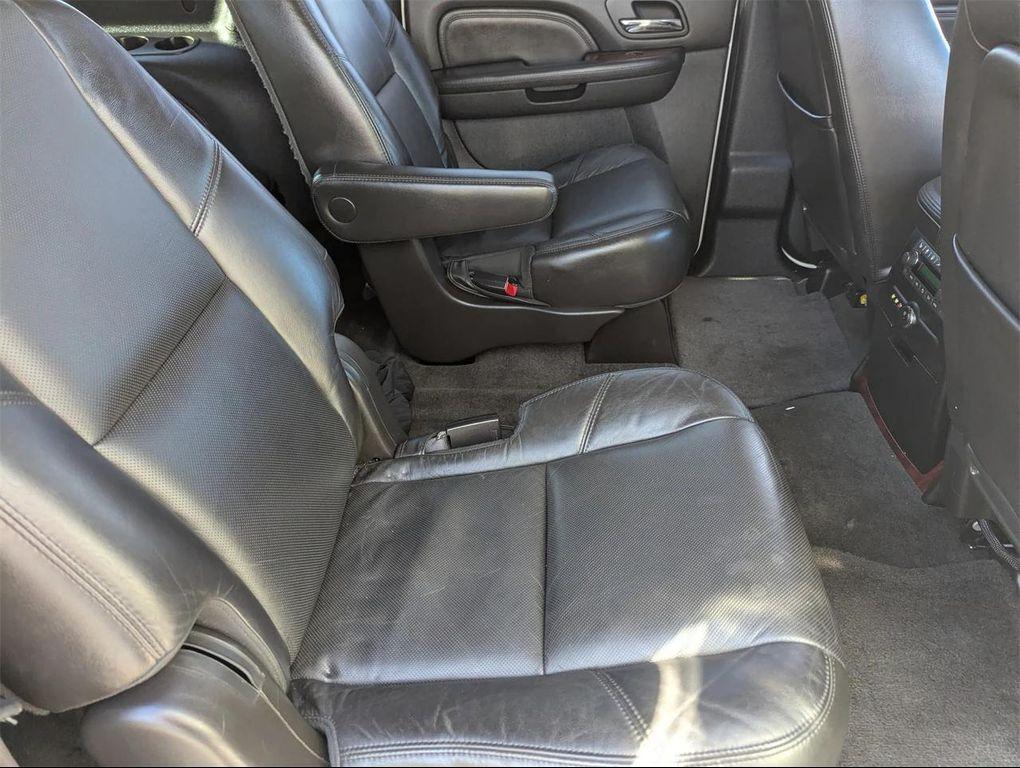 used 2010 Cadillac Escalade ESV car, priced at $17,988