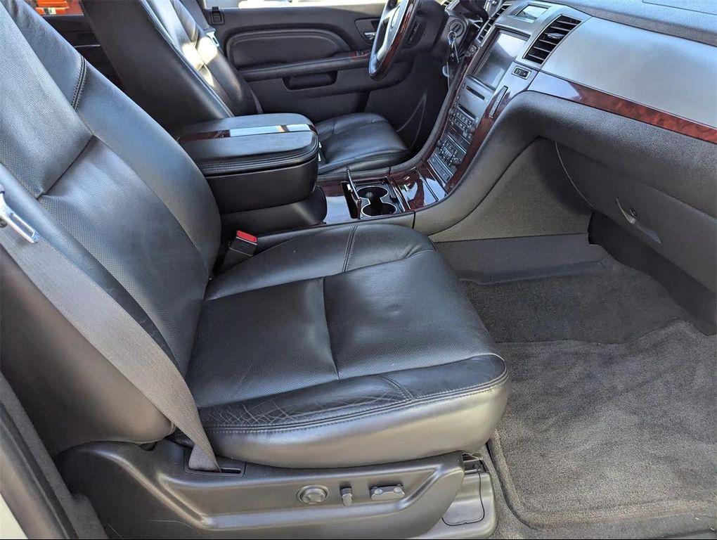 used 2010 Cadillac Escalade ESV car, priced at $17,988