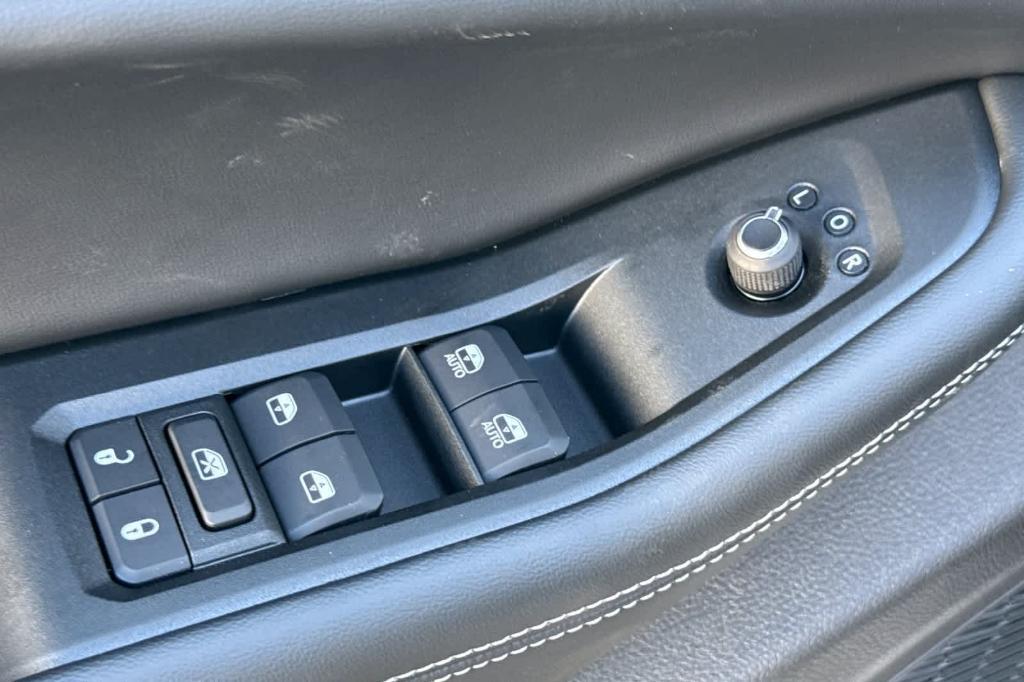 new 2025 Jeep Grand Cherokee car, priced at $37,747