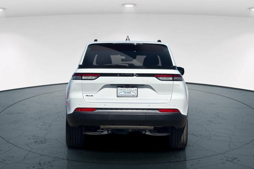 new 2026 Jeep Grand Cherokee car, priced at $47,900